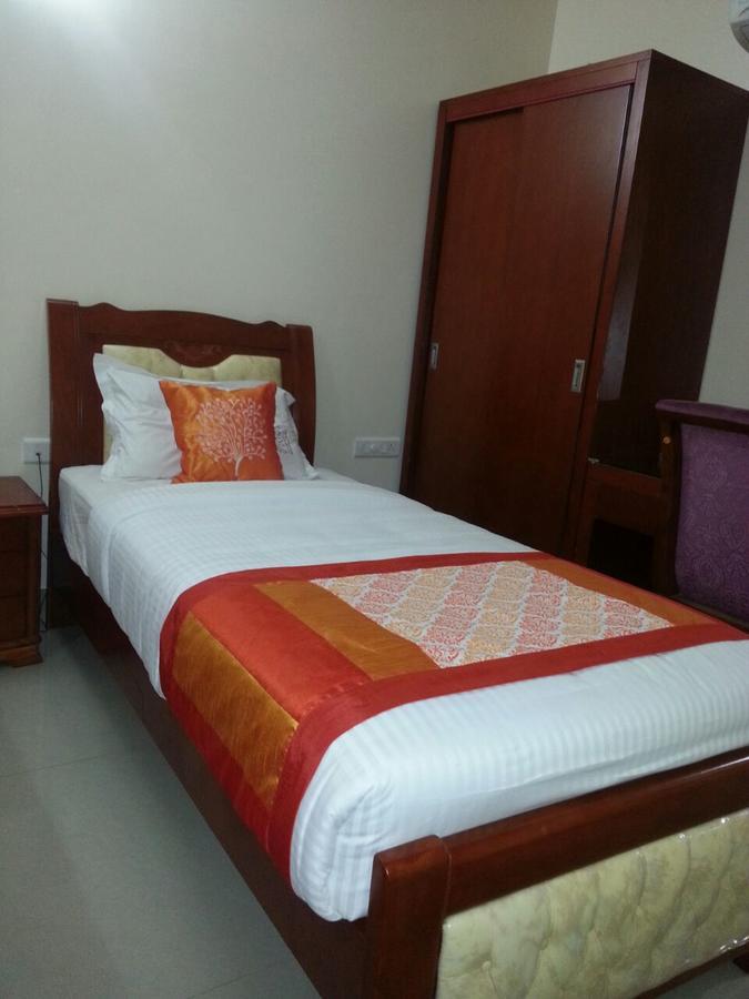 Hotel Shrivalli Residency Chennai Exterior foto